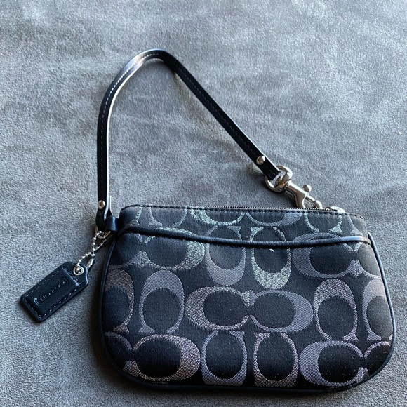 Coach Handbags - Coach Wristlet